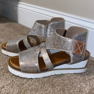 Boutique Women’s wedges 8.5
